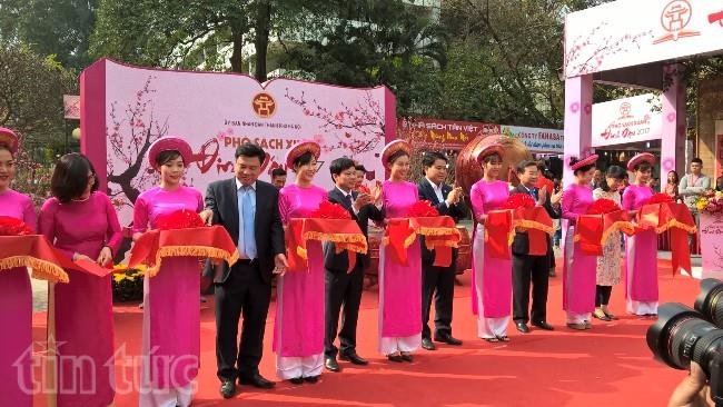 Mừng tuổi bằng sách ảnh 2